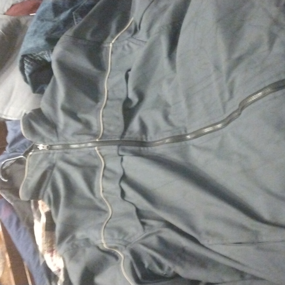 Reversible - Picture 3 of 4